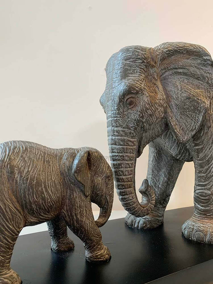 Elephant and baby Sculpture