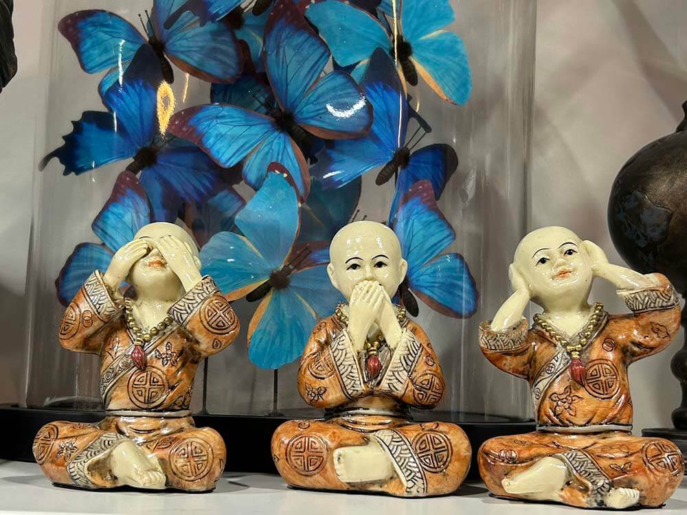ceramic monks set of 3, Three wise monks figurines - sitting 