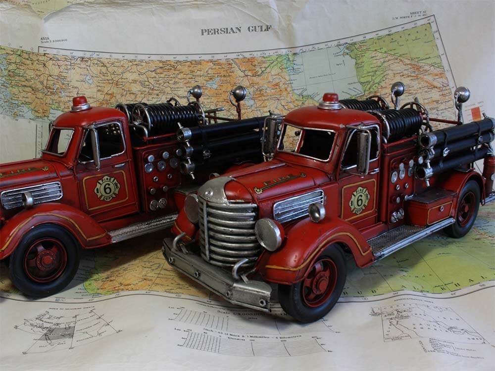 Vintage Fire Engine, Retro American Fire Truck Tin Model, 45cm