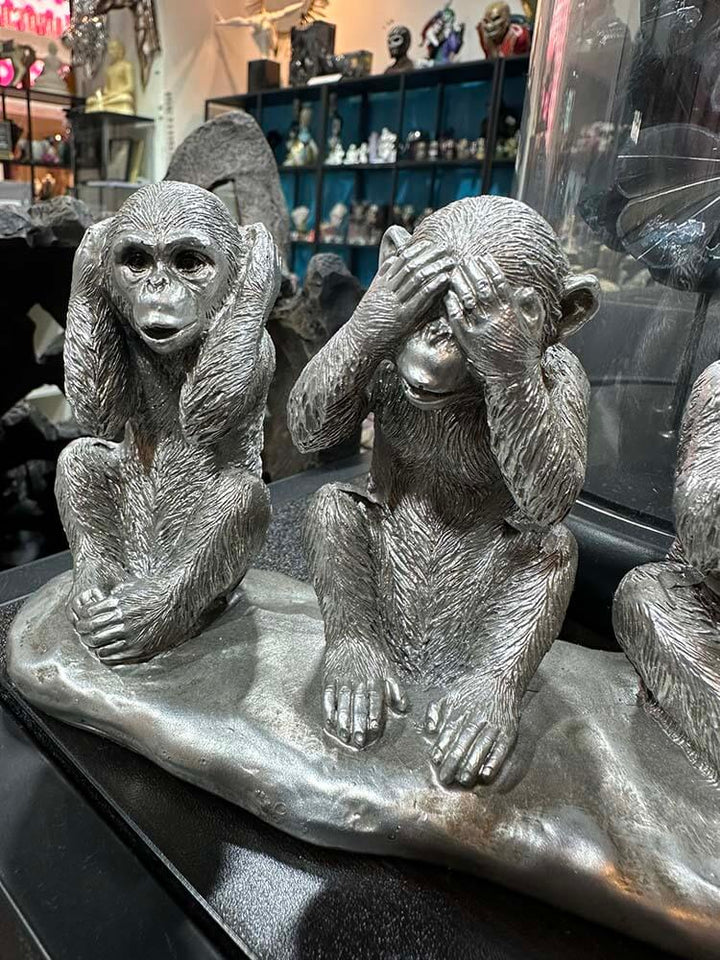 Three wise monkeys small figurines in Silver colour